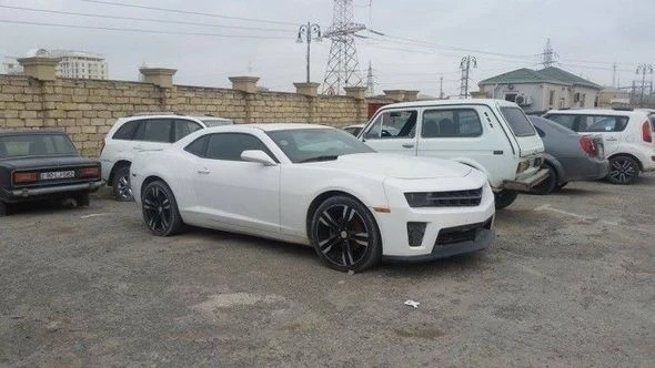 Дорожная полиция Баку отправила дорогие автомобили на штрафстоянку (фото)