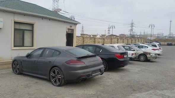 Дорожная полиция Баку отправила дорогие автомобили на штрафстоянку (фото)