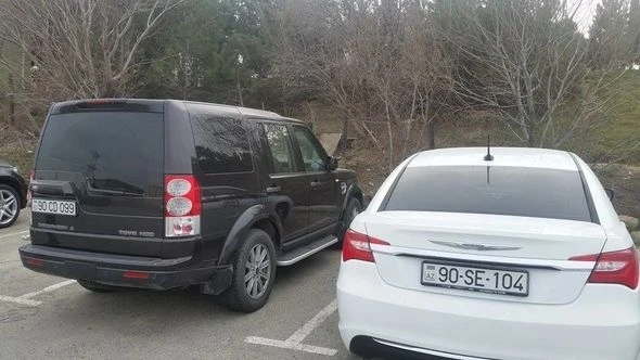 Дорожная полиция Баку отправила дорогие автомобили на штрафстоянку (фото)