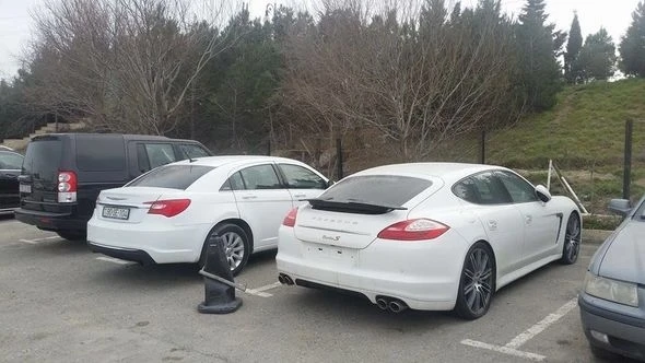 Дорожная полиция Баку отправила дорогие автомобили на штрафстоянку (фото)
