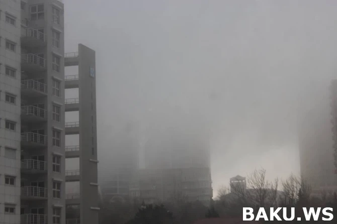 Баку окутал густой туман (фото)