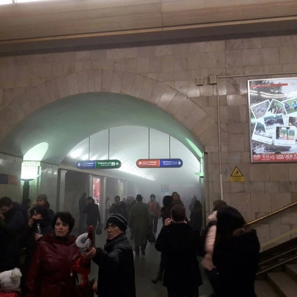 Мощный взрыв в петербургском метро: 10 погибших, более 50 пострадавших (видео)