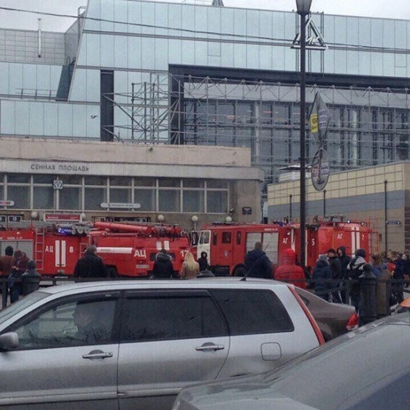 Мощный взрыв в петербургском метро: 10 погибших, более 50 пострадавших (видео)