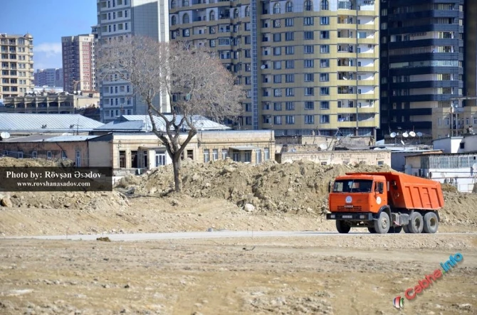 В Баку сносят мечеть (фото)