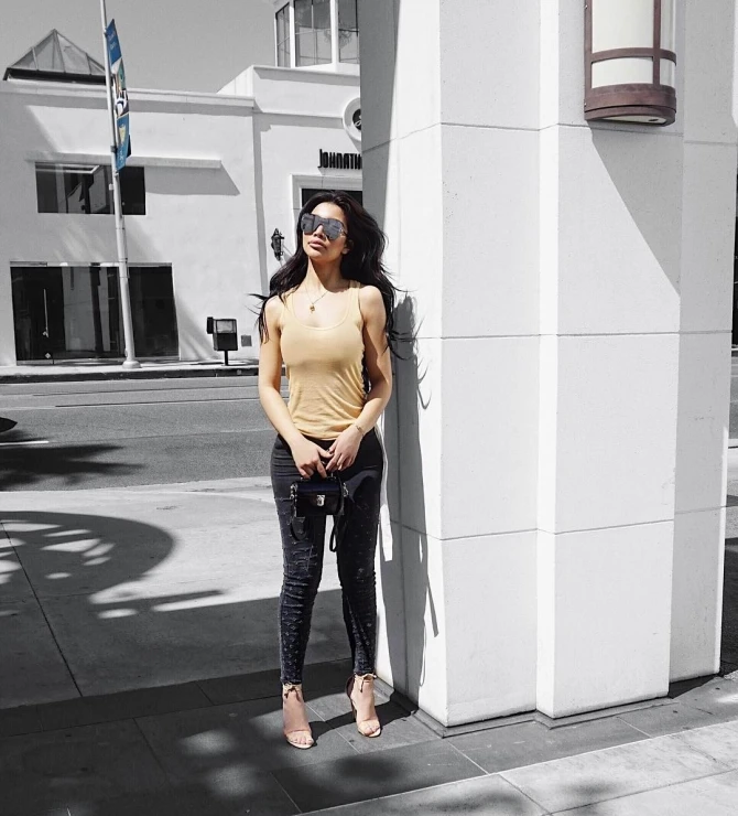 Instagram-da gündəm olan azərbaycanlı gözəl (FOTO)