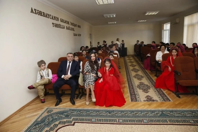 Лейла Алиева встретилась с детьми с ограниченными возможностями (фото)