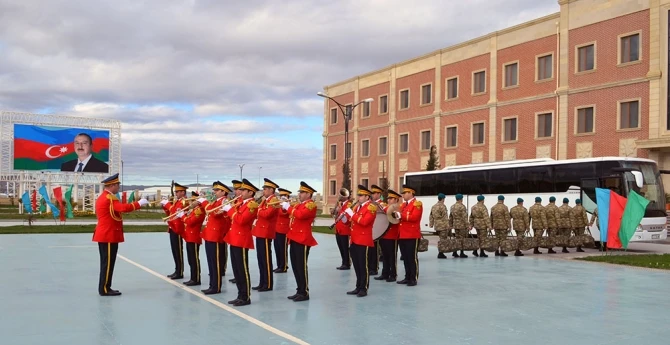 Более 50 военнослужащих из Азербайджана отправились в Афганистан (фото)