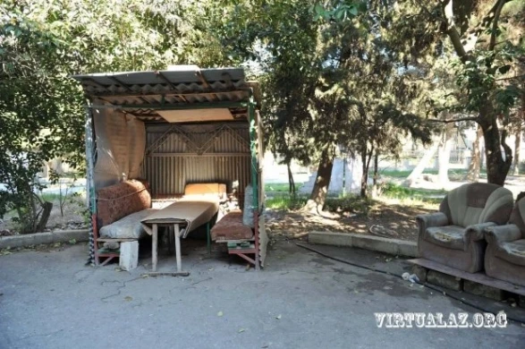 В Баку снесли Парк шехидов и строят здание (фото)