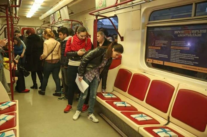 Tbilisi metrosundan sərnişinlərə sürpriz – FOTOLAR