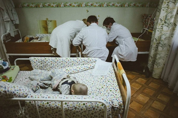 Dünyanı şoka salan hadisə - 20 yaşındakı qız 11 kq çəkiyə düşdü (FOTO)