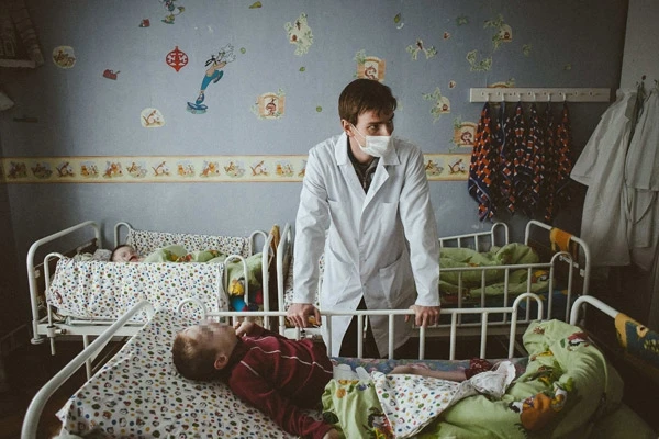 Dünyanı şoka salan hadisə - 20 yaşındakı qız 11 kq çəkiyə düşdü (FOTO)