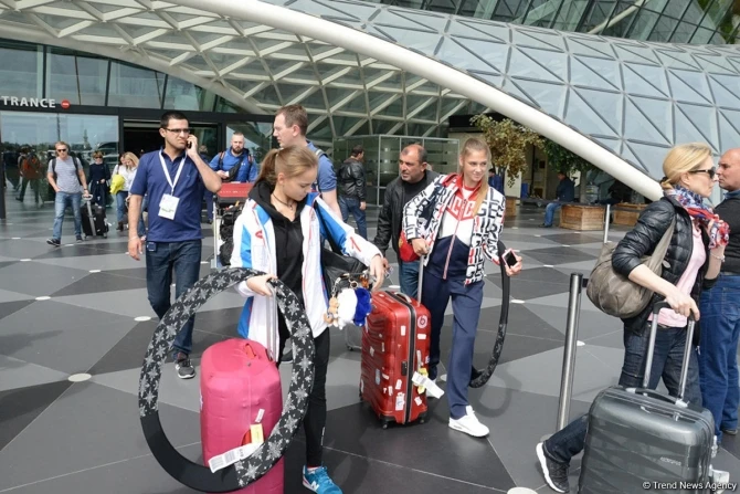 Российские гимнастки приехали в Баку (фоторепортаж)