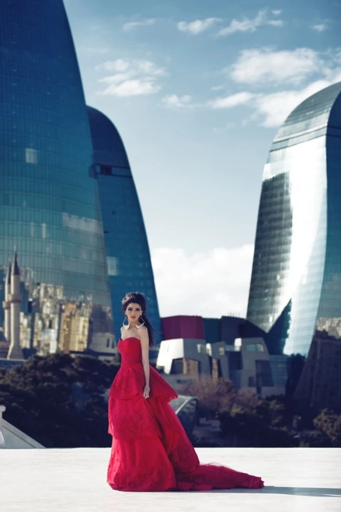 Азербайджанская телеведущая представит страну на конкурсе красоты (фото)