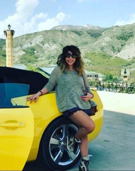Şortikli Aygün Xızı dağlarında - FOTO