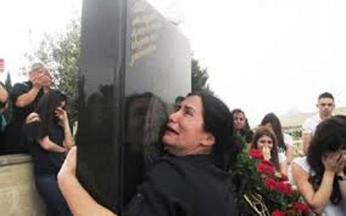 Bakıda oğlu öldürülən anadan ürək dağlayan SÖZLƏR - FOTO