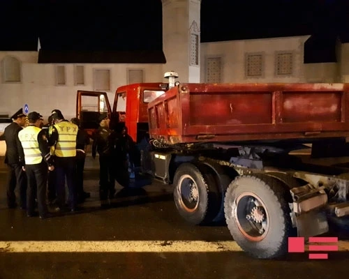 ДТП в Баку: прекращено движение на главном проспекте (видео)