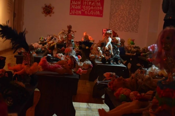 Bakıda kuklaların 18+ sərgisi - FOTO