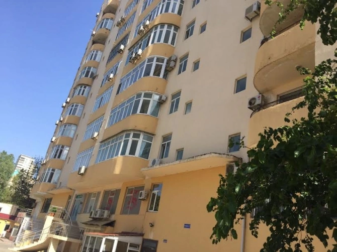 “Avtoş” məmur oğlundan daha bir ağılasığmaz əməl - FOTOLAR
