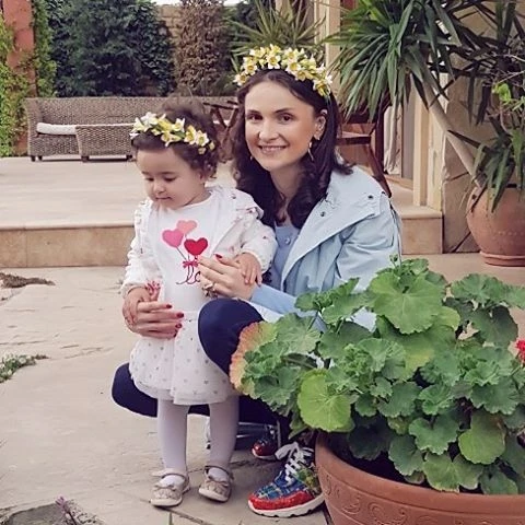 Bu da Lider TV-nin prezidentinin həyat yoldaşı və körpə qızı (FOTO)