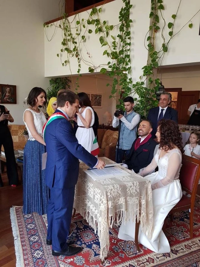 Azərbaycanlı aparıcı italyan aşpaza ərə getdi (FOTO)