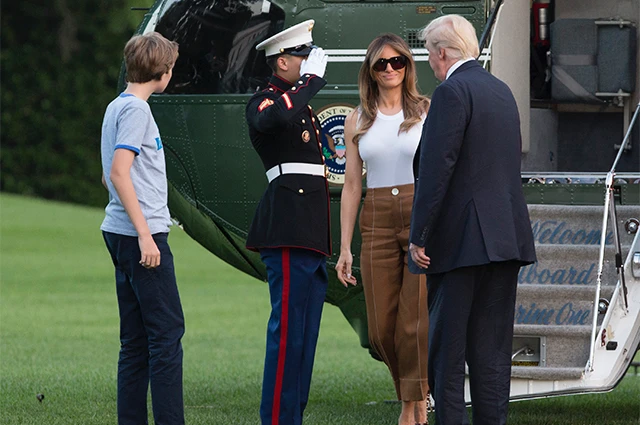 Мелания Трамп с сыном Бэрроном переехала в Белый дом (фото)