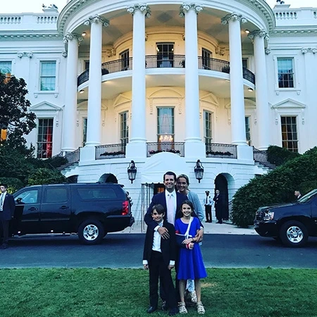 Семья Дональда Трампа поздравила его с днем рождения (фото)