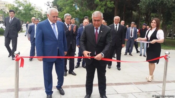 Открылся подземный пешеходный переход на одном из проспектов Баку (фото)