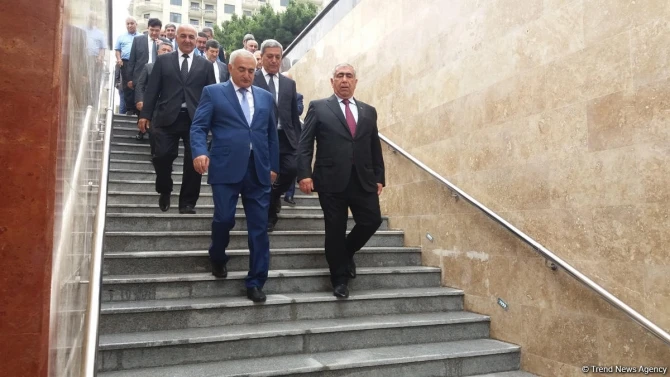 Открылся подземный пешеходный переход на одном из проспектов Баку (фото)