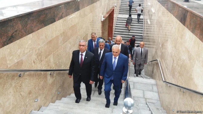 Открылся подземный пешеходный переход на одном из проспектов Баку (фото)