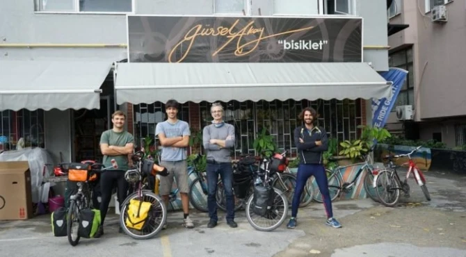 Dünyanı gəzsə də, Bakıda velosipedini oğurladılar - Turisti şoka salan hadisə - (FOTO)