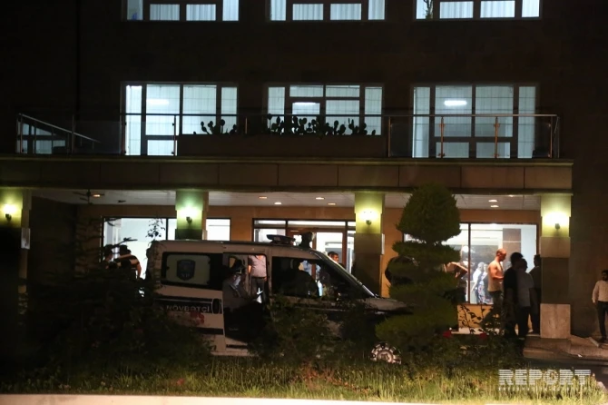 Bakıda ŞOK cinayət: 3 dostu ilə evə basqın etdi, sevgilisini ölümcül yaraladı