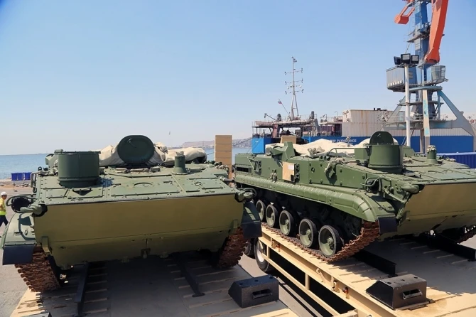 Россия поставила в Азербайджан большую партию вооружения (видео)