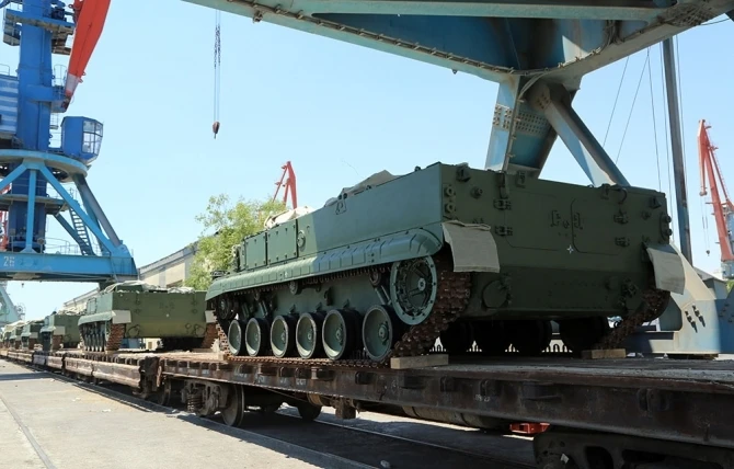 Россия поставила в Азербайджан большую партию вооружения (видео)