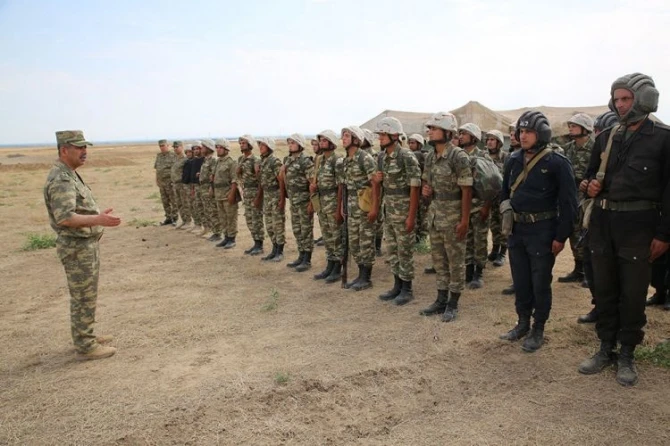 Zakir Həsənov cəbhə bölgəsinə getdi - FOTO