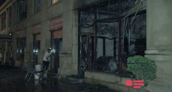 Bakıda məşhur supermarketdə yanğın baş verdi - (FOTO)