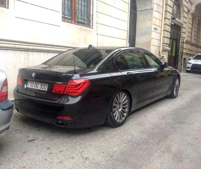Дорогие автомобили арестованного в Баку сына азербайджанского генерала (фото)