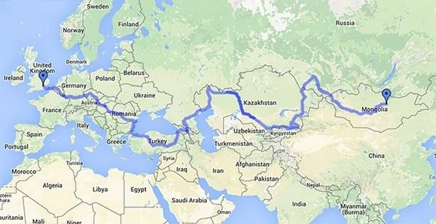 Шотландец проедет через Азербайджан на машине в форме коровы (фото)
