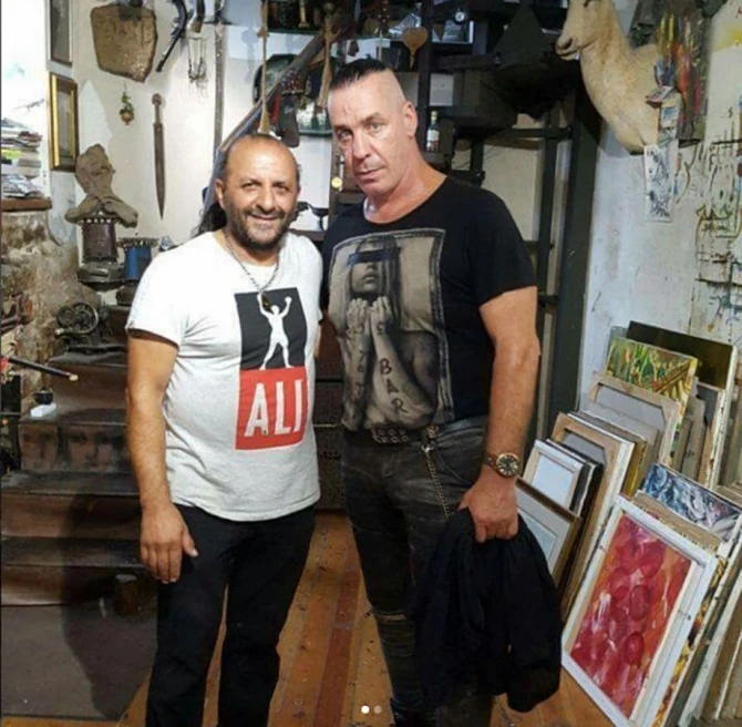 Солист группы Rammstein прогулялся по Ичери Шехер (фото)