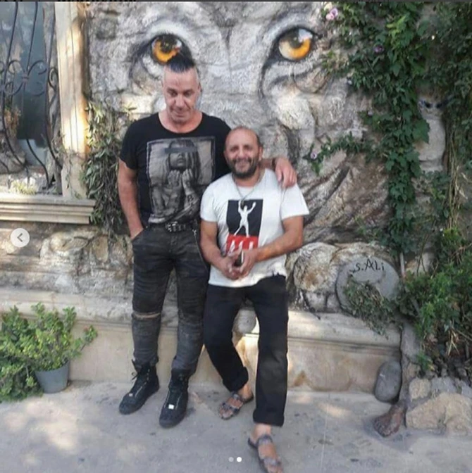 Солист группы Rammstein прогулялся по Ичери Шехер (фото)