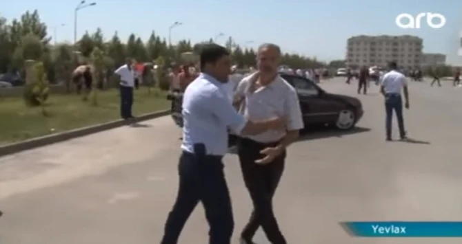 Azərbaycanda telekanalın işçilərinə hücum edildi (VİDEO, FOTO)