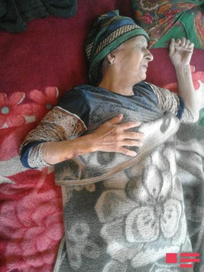 В Азербайджане невестка избила 72-летнюю свекровь (фото)