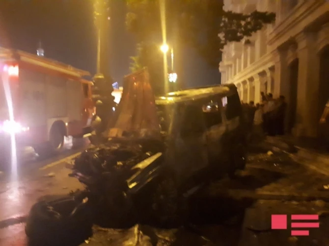 Страшная авария в Баку с участием Gelandewagen: 2 погибших (фото, видео)