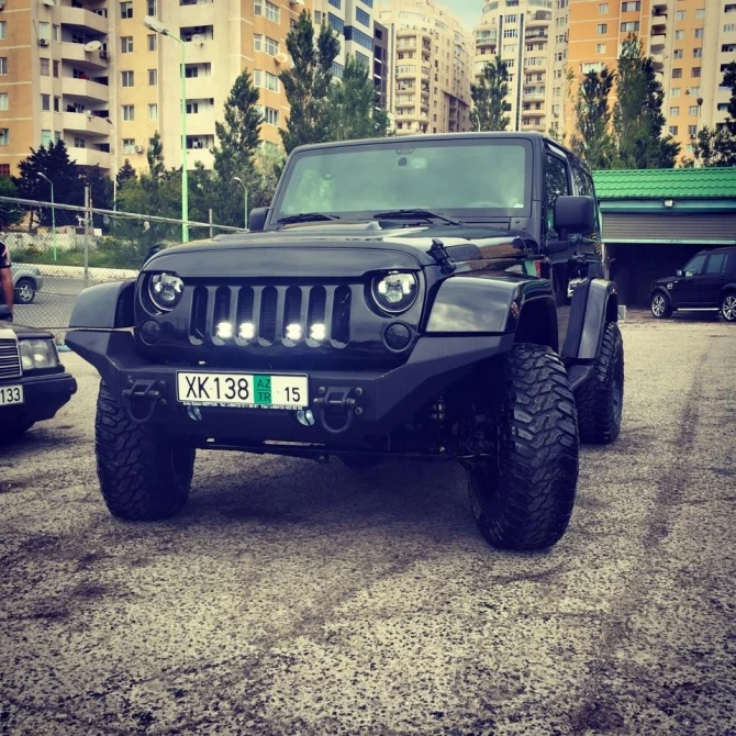 В Баку арестован водитель, соревнующийся с автомобилем Galendewagen (фото)