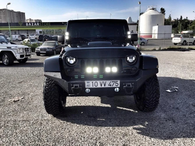 В Баку арестован водитель, соревнующийся с автомобилем Galendewagen (фото)