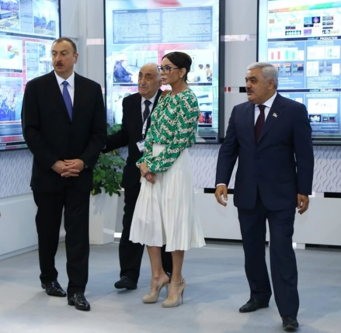 Первая леди Азербайджана бросила вызов Мелании Трамп (фото)