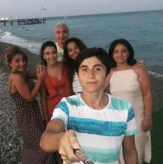 Azərbaycanlı müğənninin ailəsində xoş gün (FOTO)
