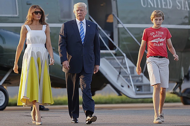 Мелания Трамп отреагировала на критику внешнего вида ее сына Бэррона (фото)