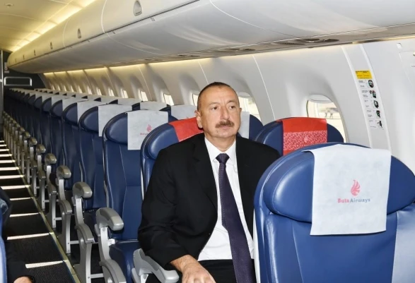 Ильхам Алиев ознакомился с новым самолетом Buta Airways (фото)