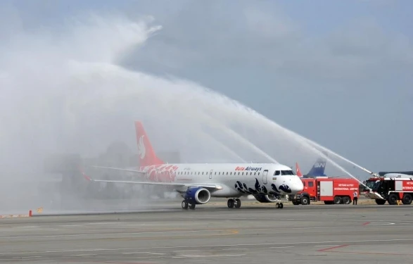 Ильхам Алиев ознакомился с новым самолетом Buta Airways (фото)