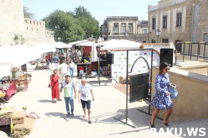 “Qoşa Qala” restoranı Azərbaycan mətbəxinin unudulmuş yeməklərini üzə çıxarır  (FOTOREPORTAJ)